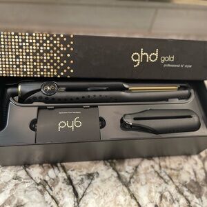 ghd Gold Professional Hair Styler - Black and Gold
